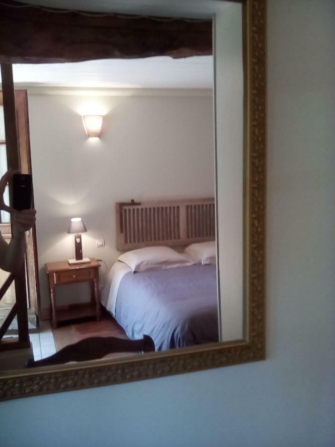 La Ferme Des Vignes Bed & Breakfast Hotot-en-Auge Exterior photo