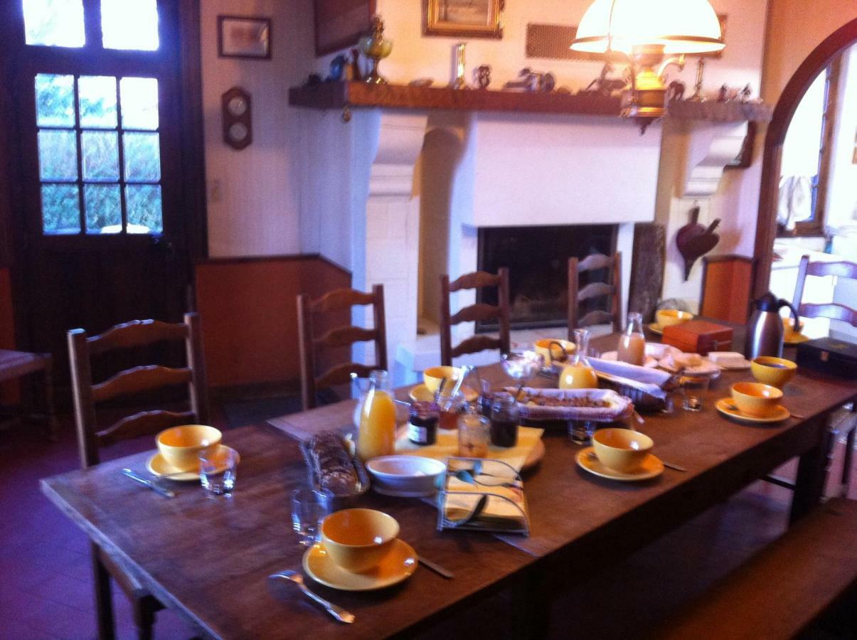 La Ferme Des Vignes Bed & Breakfast Hotot-en-Auge Exterior photo