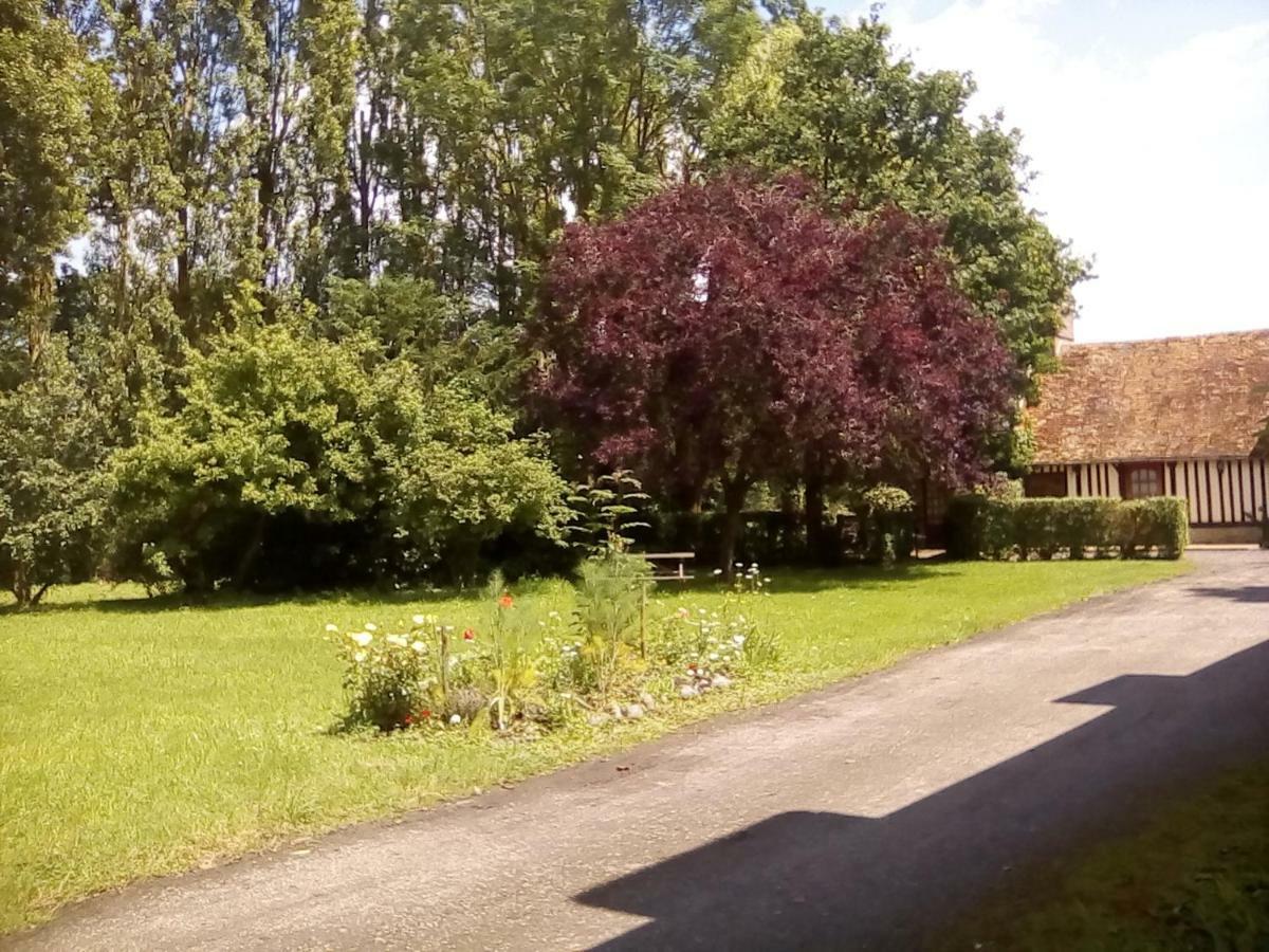 La Ferme Des Vignes Bed & Breakfast Hotot-en-Auge Exterior photo